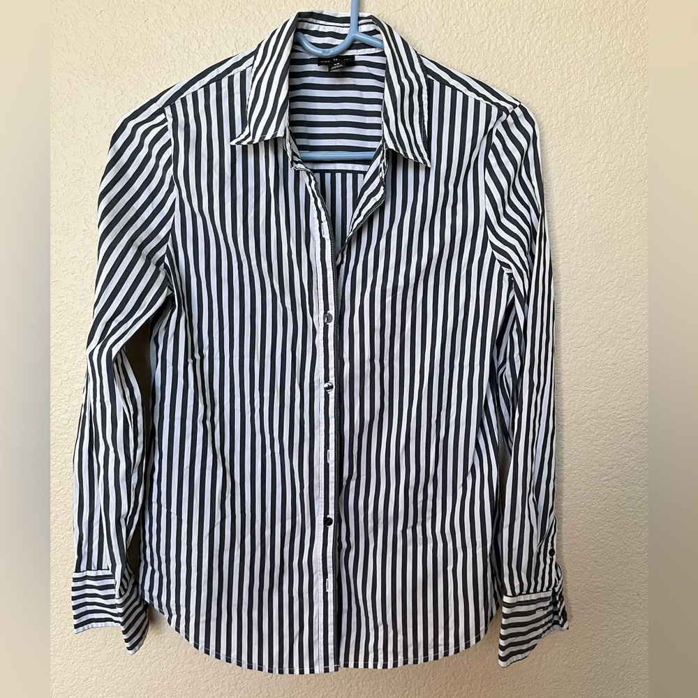 Worthington Full sleeve XS shirt. Measurements are included.